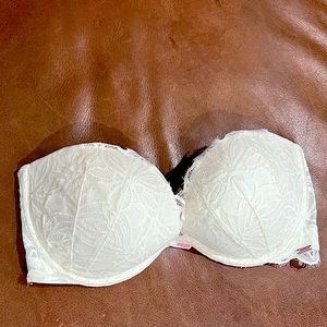 Victoria’s Secret Date Plunge Strapless Multi Way Push Up Bra 32D White Lace